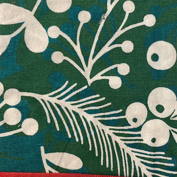 STITCH & WEFT NWT Christmas Season Set Of Two Kitchen Tea Towels Wooden Spoon - Picture 5 of 9